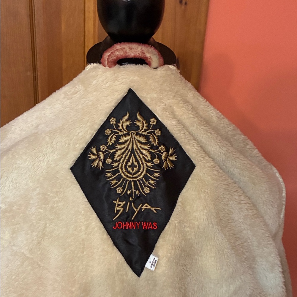 Johnny Was Multicolor Patchwork Sherpa Jacket with Cream Collar. - Picture 4 of 5